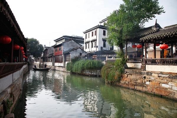 夫妻家中自学“印钞术”造假币，出没乡镇使用50余万：专骗老年人